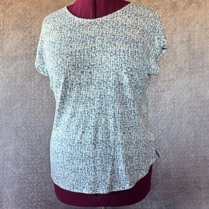 Orvis Light Blue and White Short Sleeve Patterned Tee Size Medium